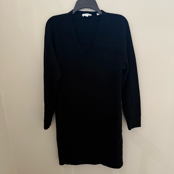 Vince Wool and Cashmere Black Oversized Lightweight V Neck Sweater Dress - Picture 5 of 10
